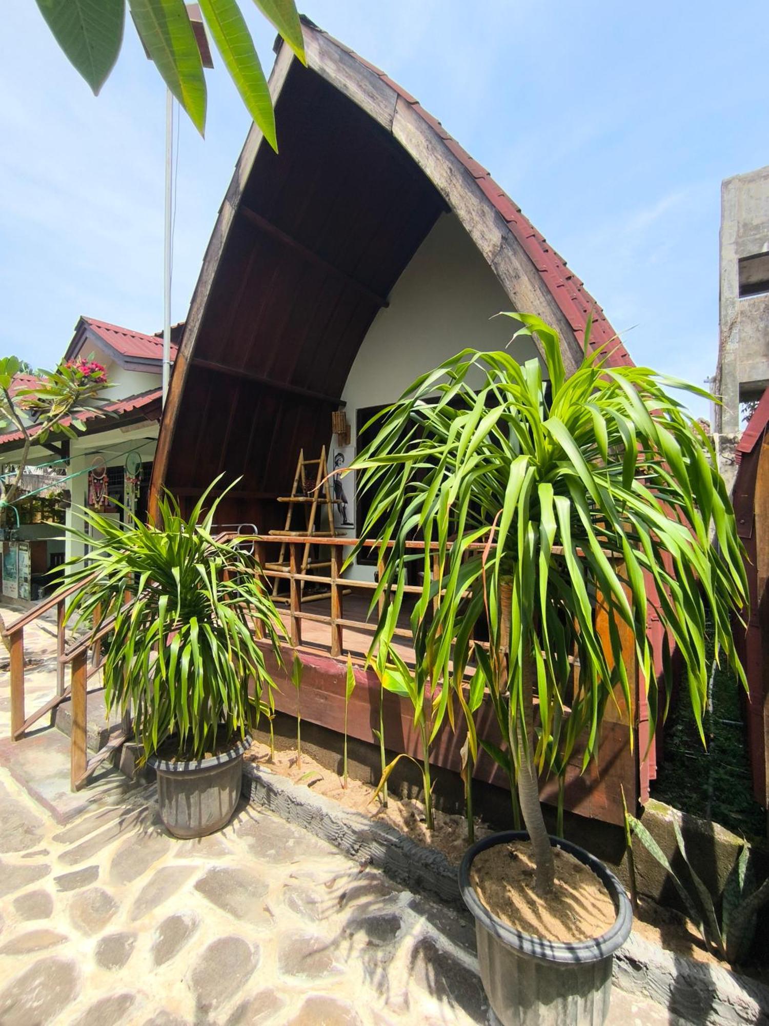 Gili Mesari Cottages & Homestay Гили Траванган Экстерьер фото